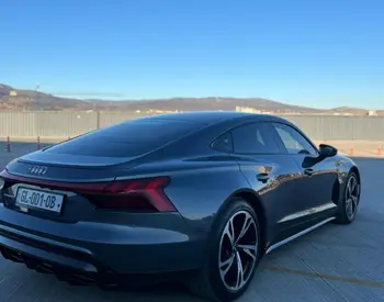 Audi E-Tron 