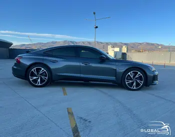 Audi E-Tron 