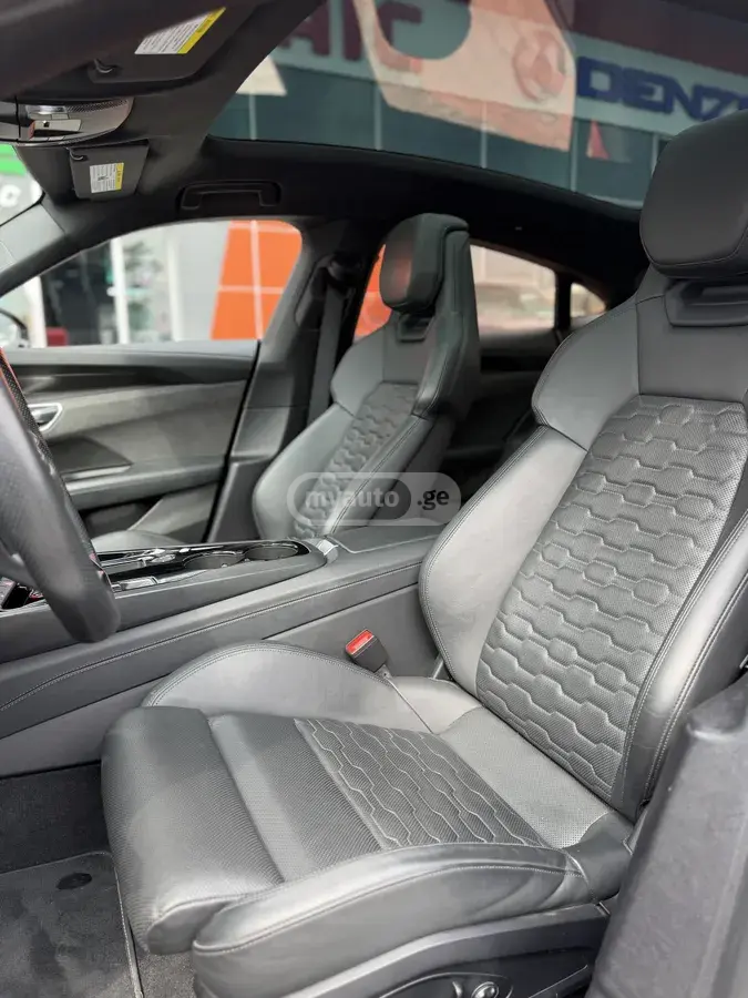 Audi e-tron, миниатюра 6