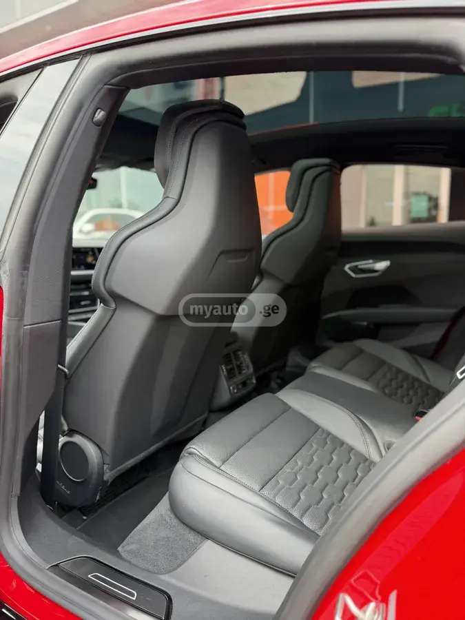 Audi e-tron, миниатюра 7