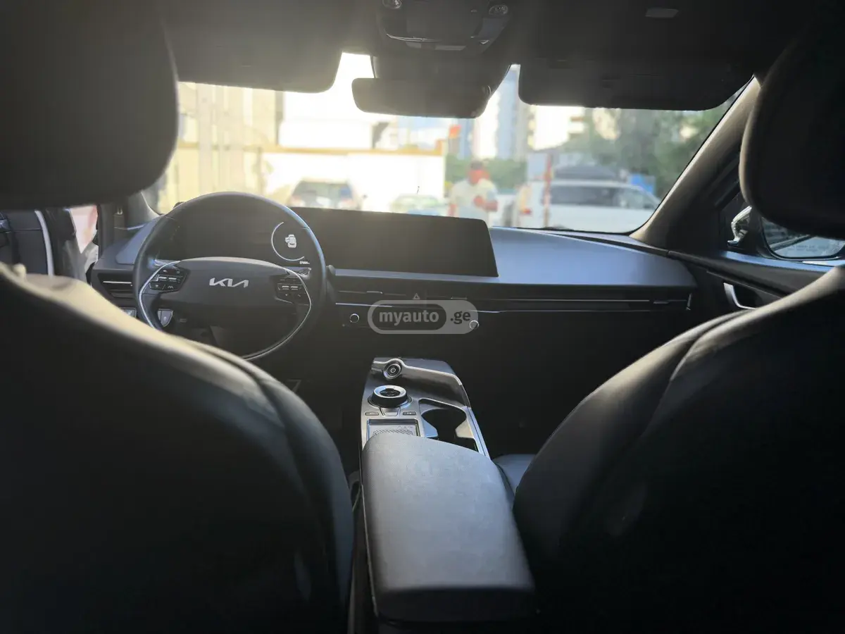 Kia EV6, миниатюра 10