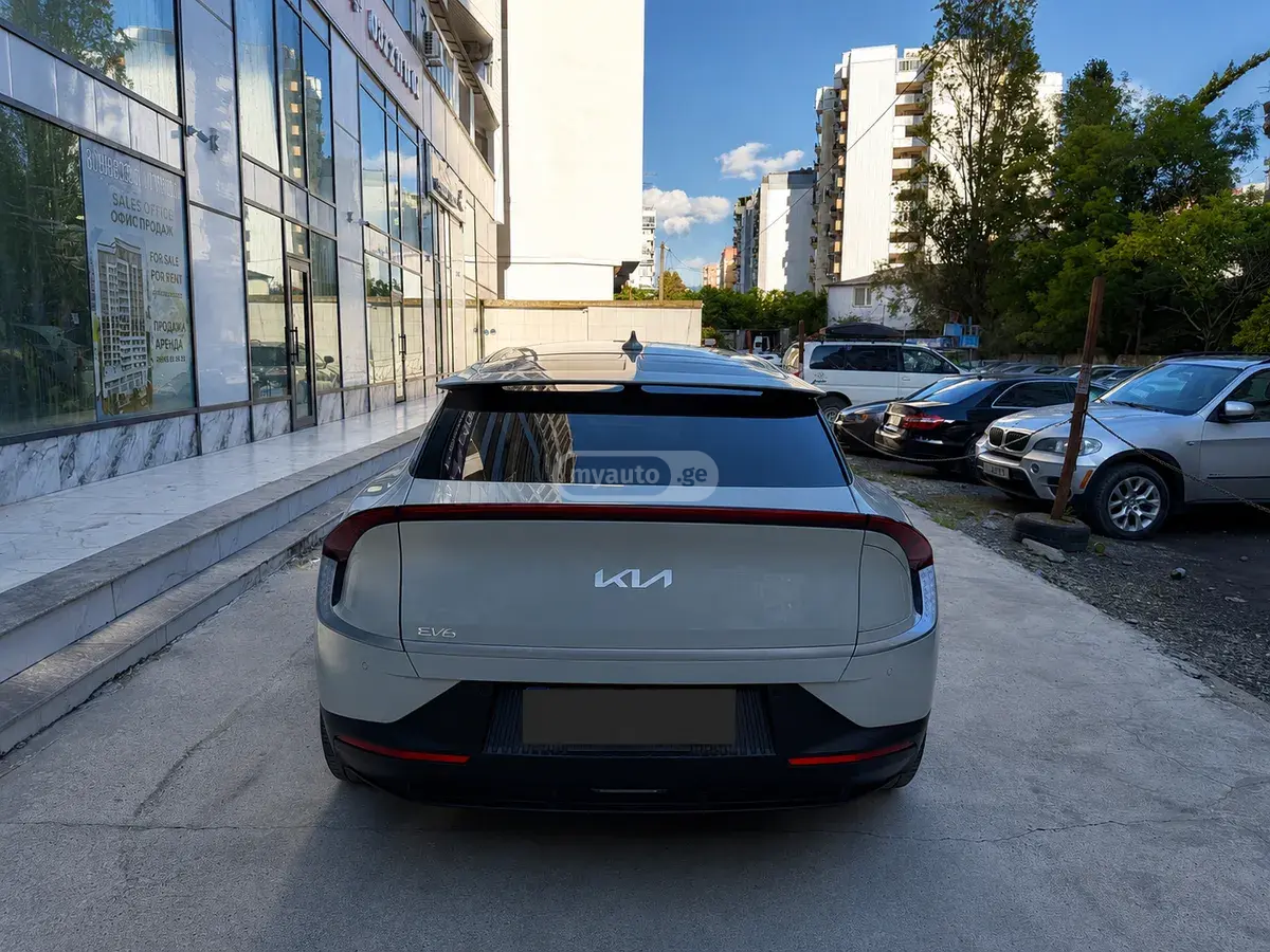 Kia EV6, миниатюра 6
