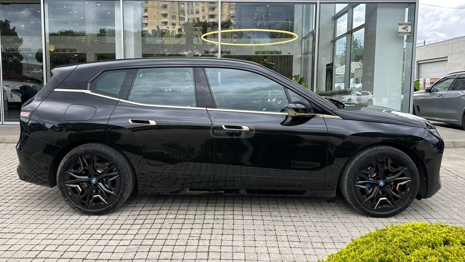 BMW IX