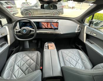 BMW IX xDrive40