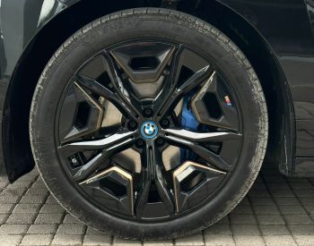 BMW IX xDrive40