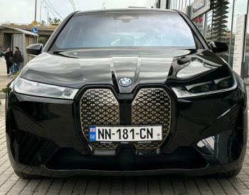 BMW IX xDrive40