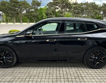 BMW IX xDrive40