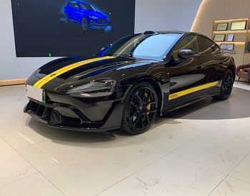 Xiaomi SU7 
