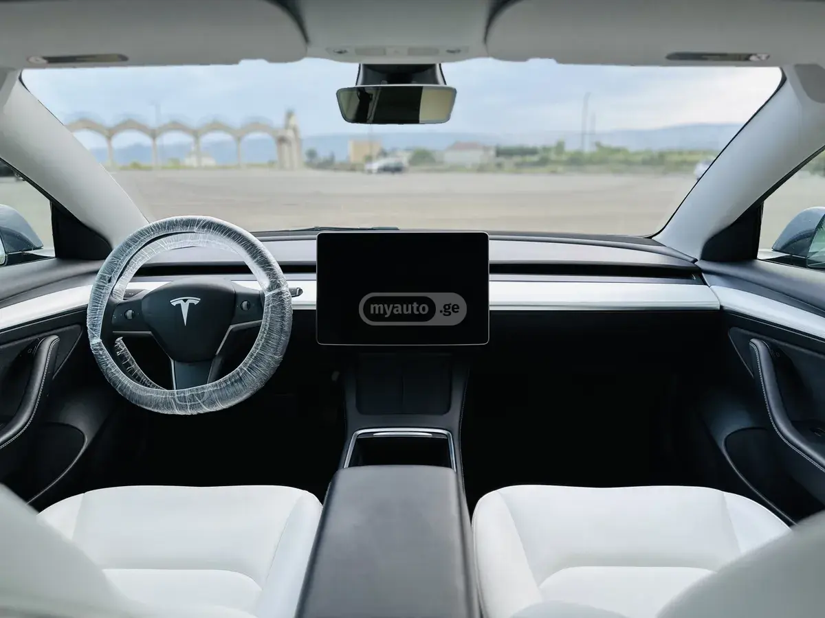 Tesla Model 3, миниатюра 10