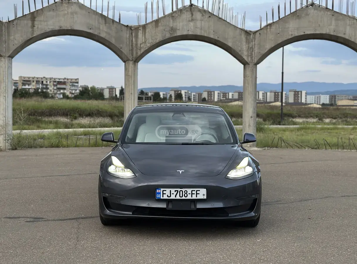 Tesla Model 3, миниатюра 2