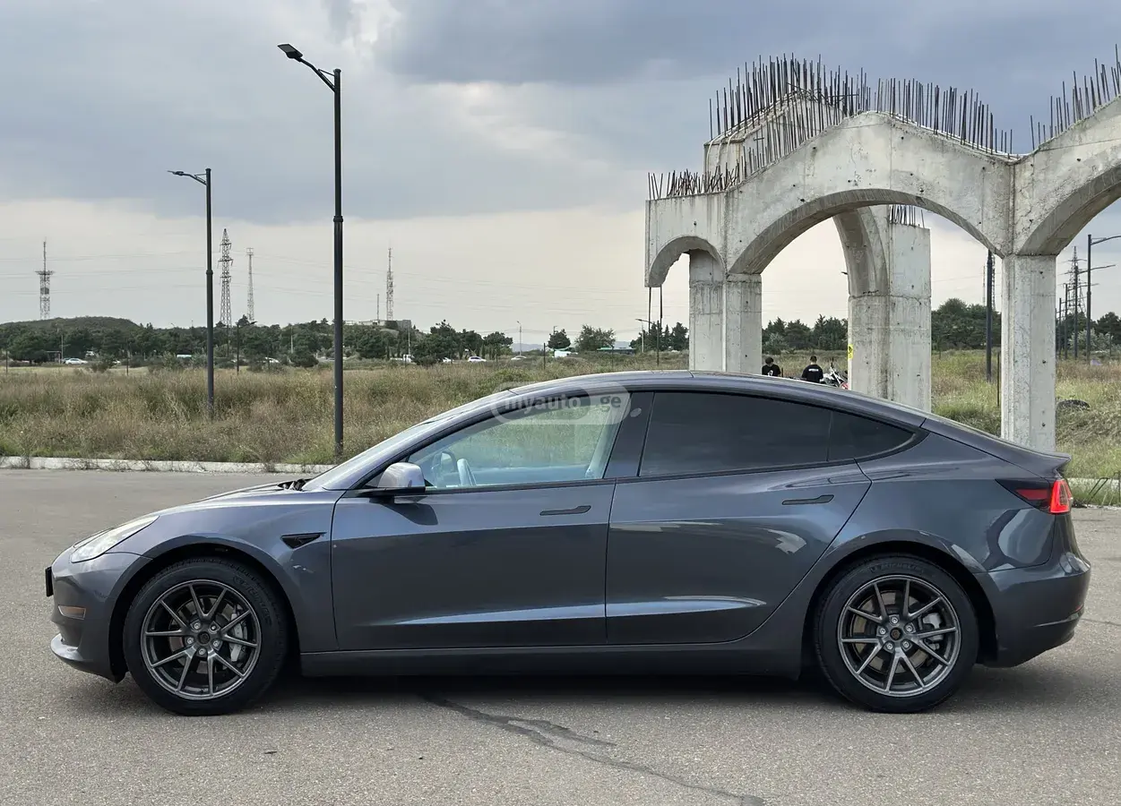 Tesla Model 3, миниатюра 3