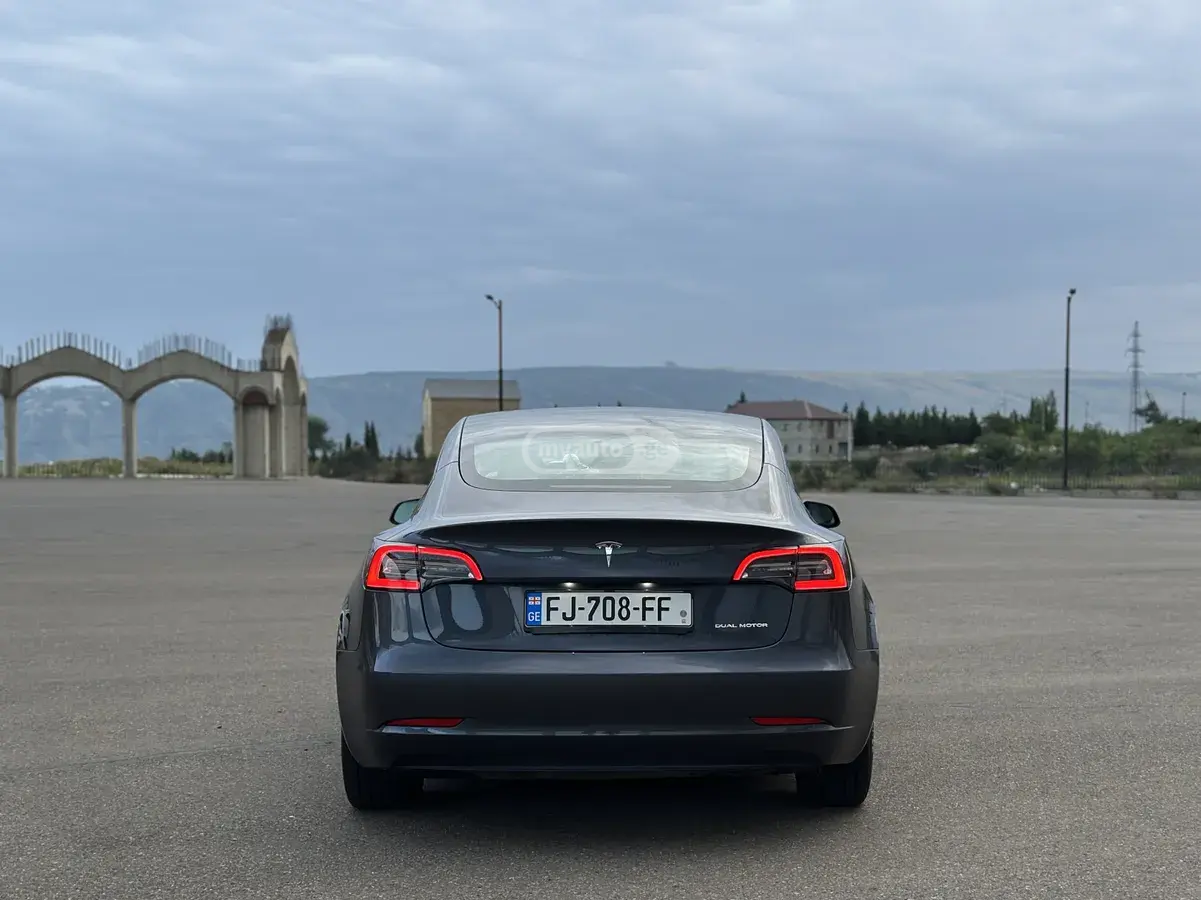 Tesla Model 3, миниатюра 5