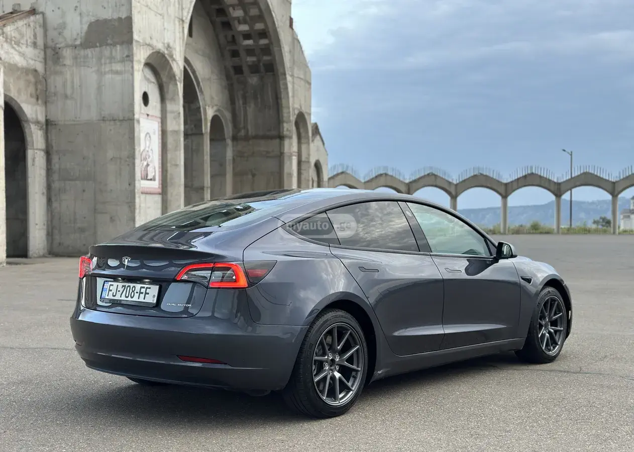 Tesla Model 3, миниатюра 7