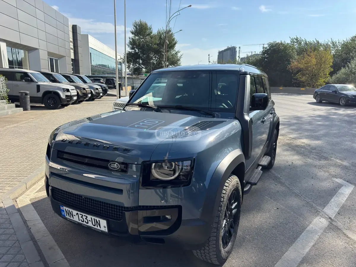 Land Rover Defender 110