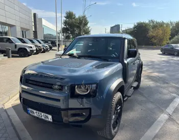 Land Rover Defender 110 