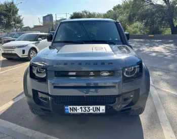 Land Rover Defender 110 