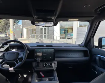 Land Rover Defender 110 