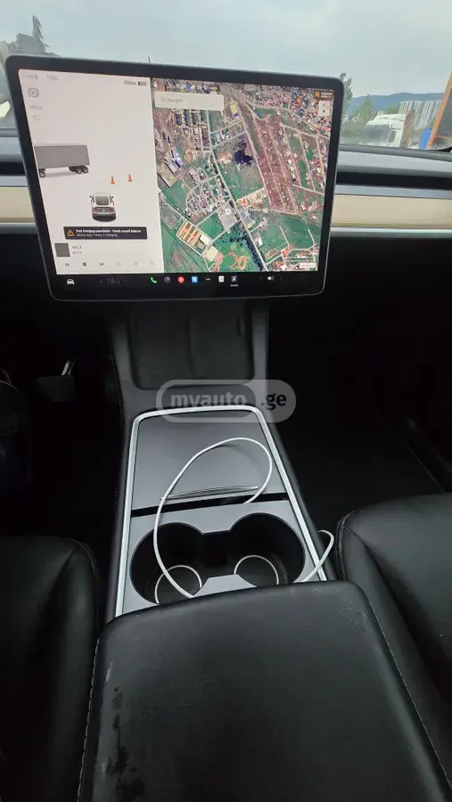 Tesla Model Y, миниатюра 12