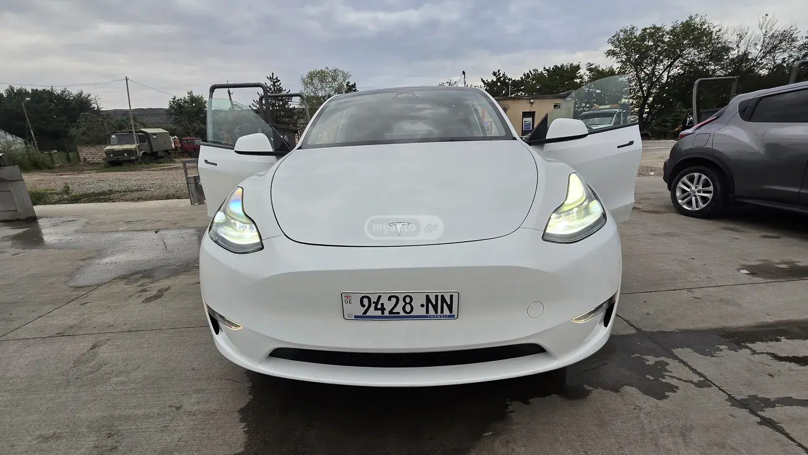 Tesla Model Y, миниатюра 3