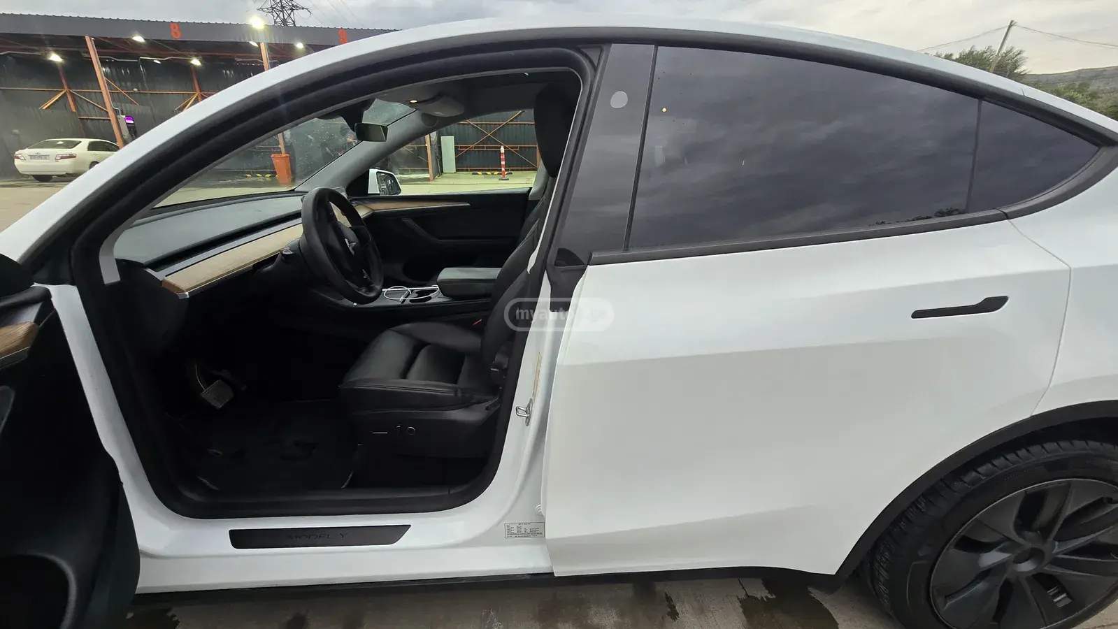 Tesla Model Y, миниатюра 5