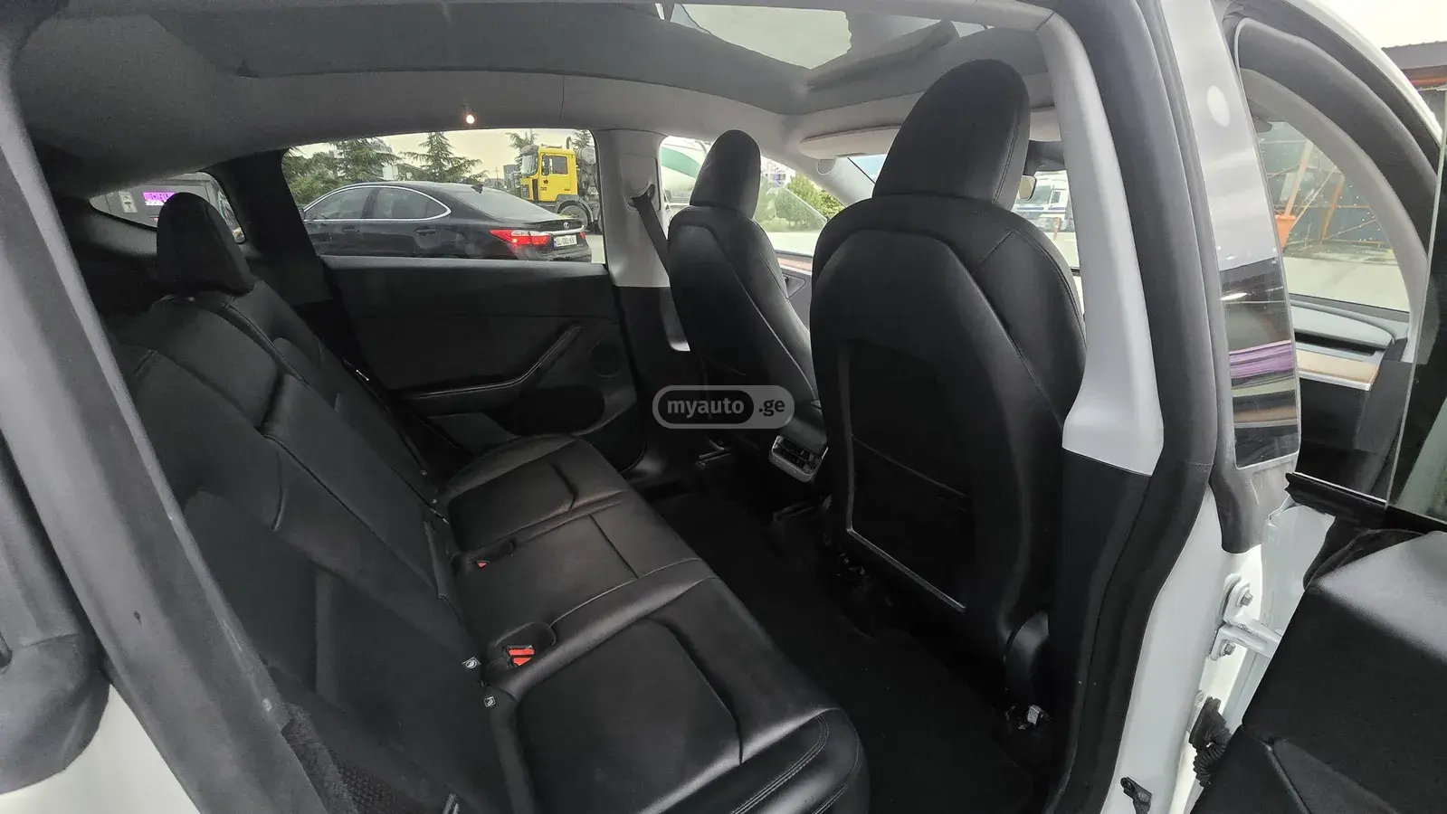 Tesla Model Y, миниатюра 7