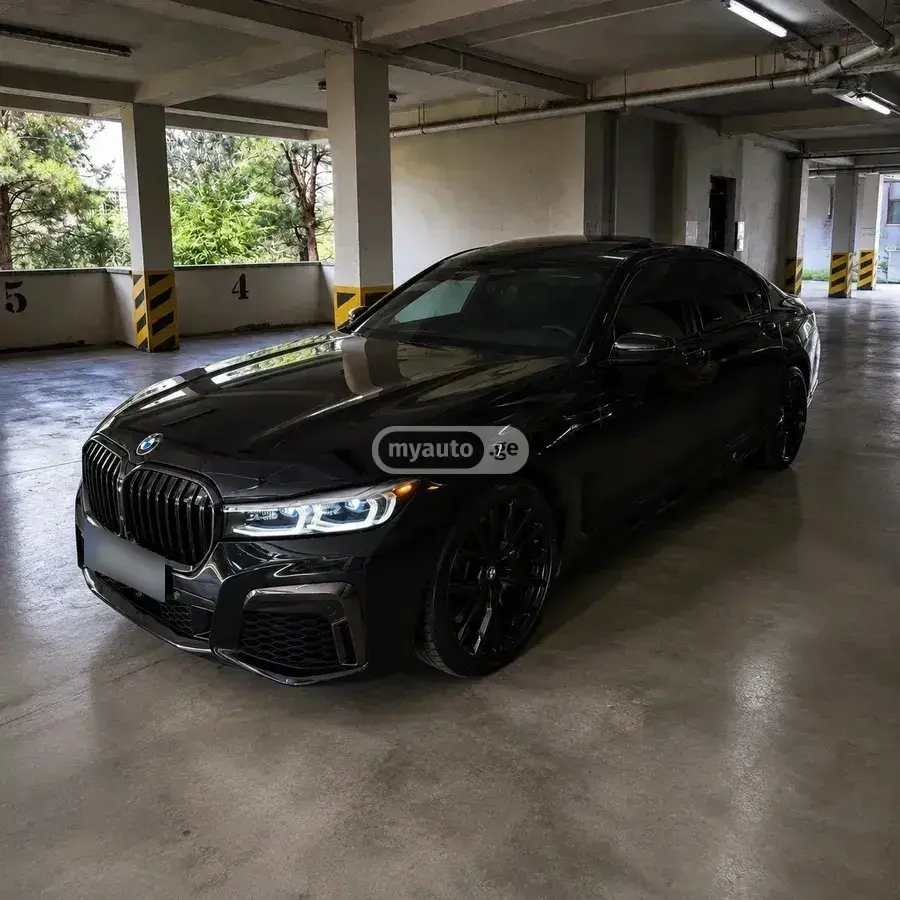 BMW 750, фото 1