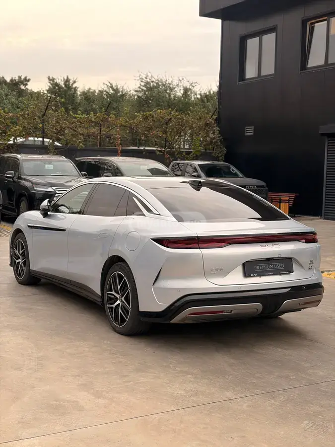 BYD Han L 
