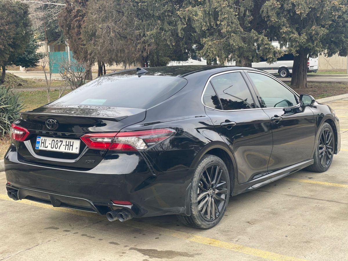 Toyota Camry 