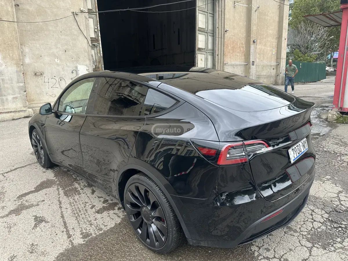 Tesla Model Y, миниатюра 5