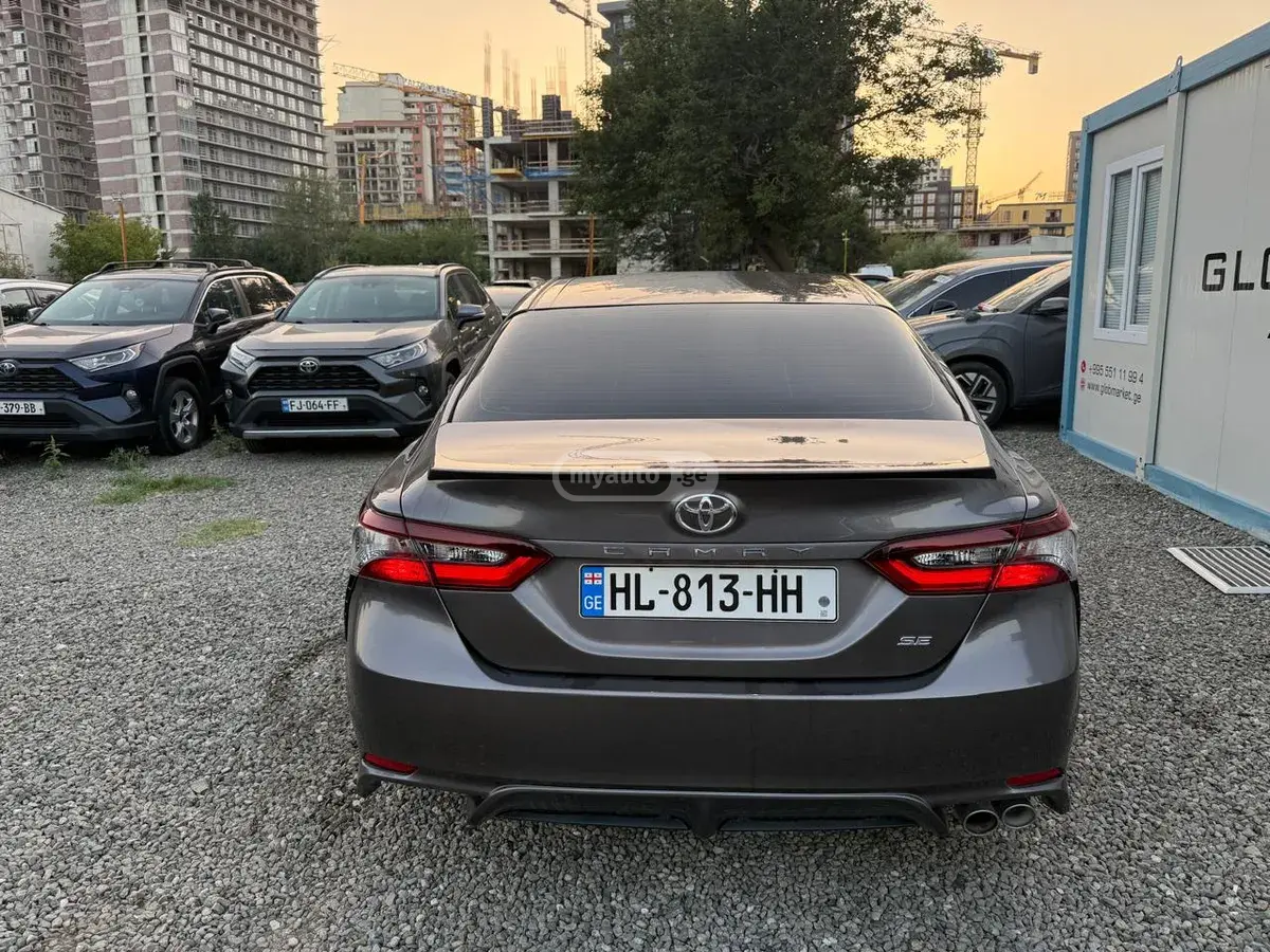 Toyota Camry 