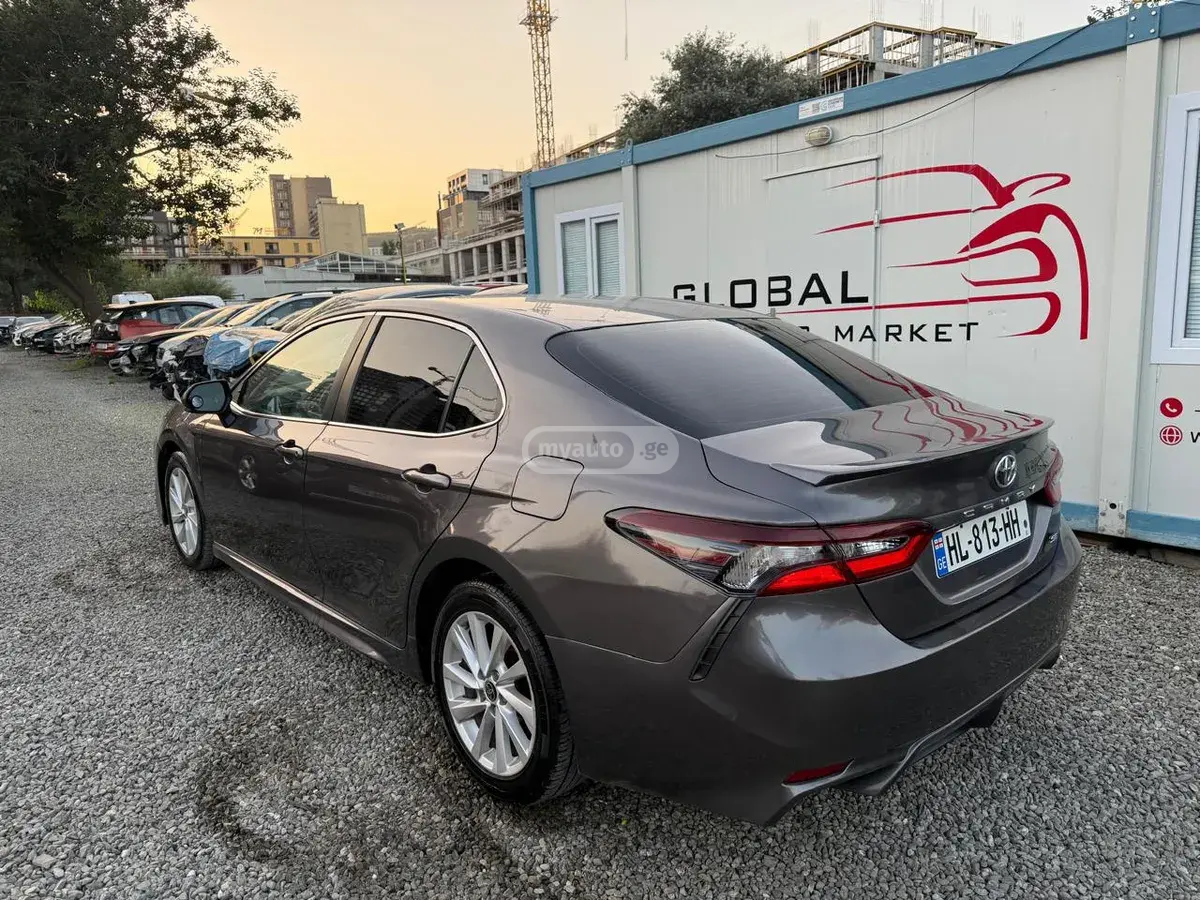 Toyota Camry 