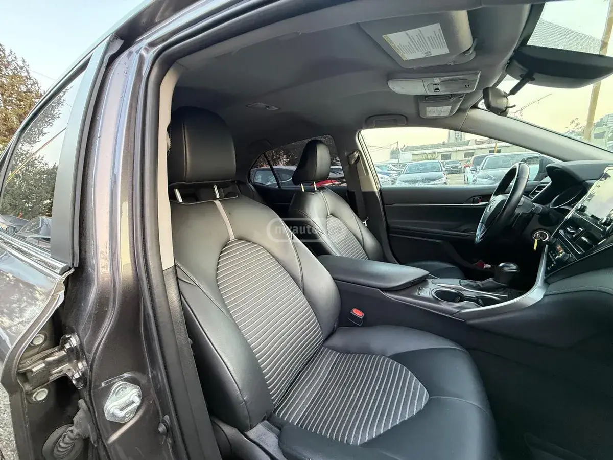 Toyota Camry 