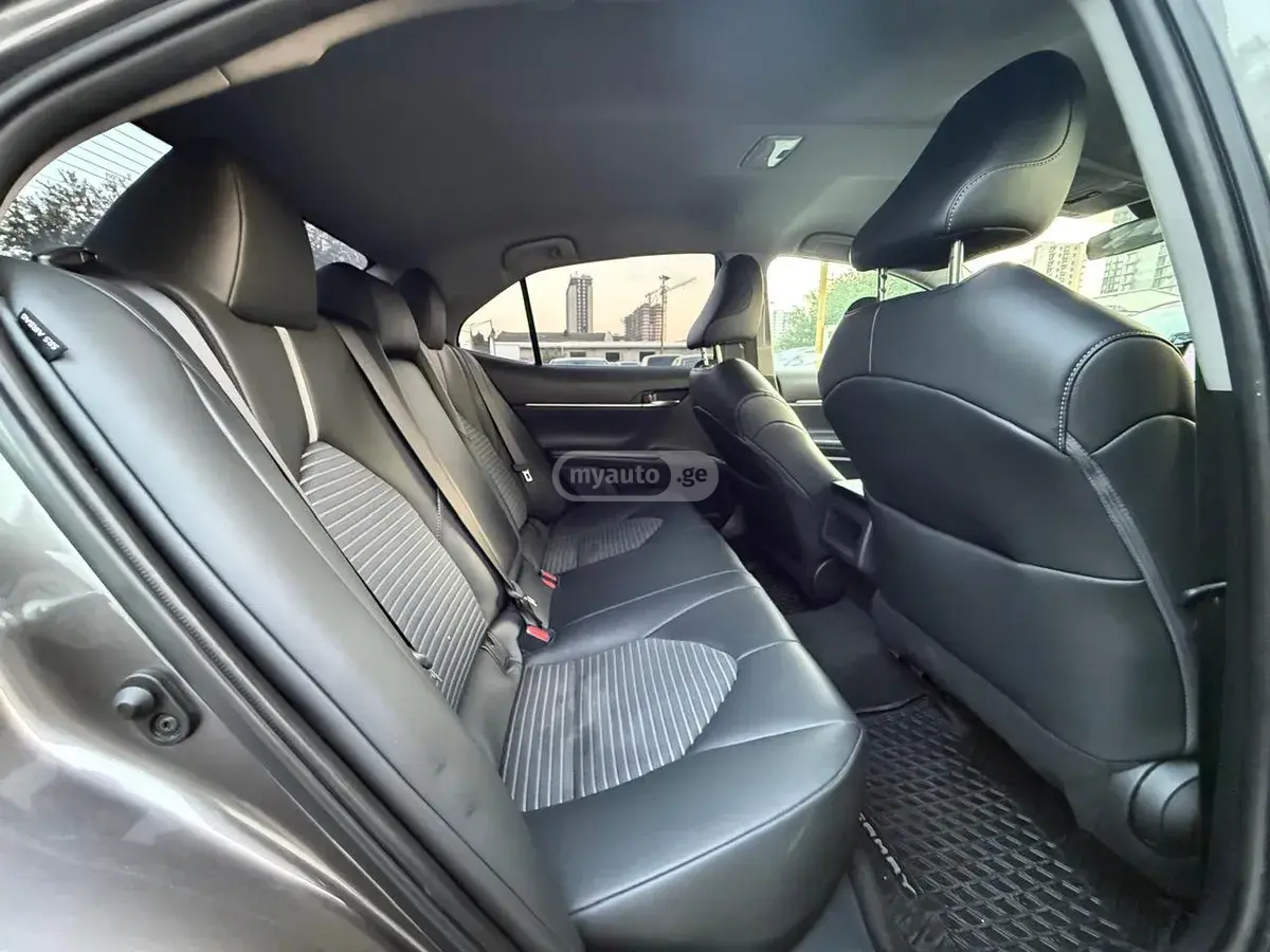 Toyota Camry 