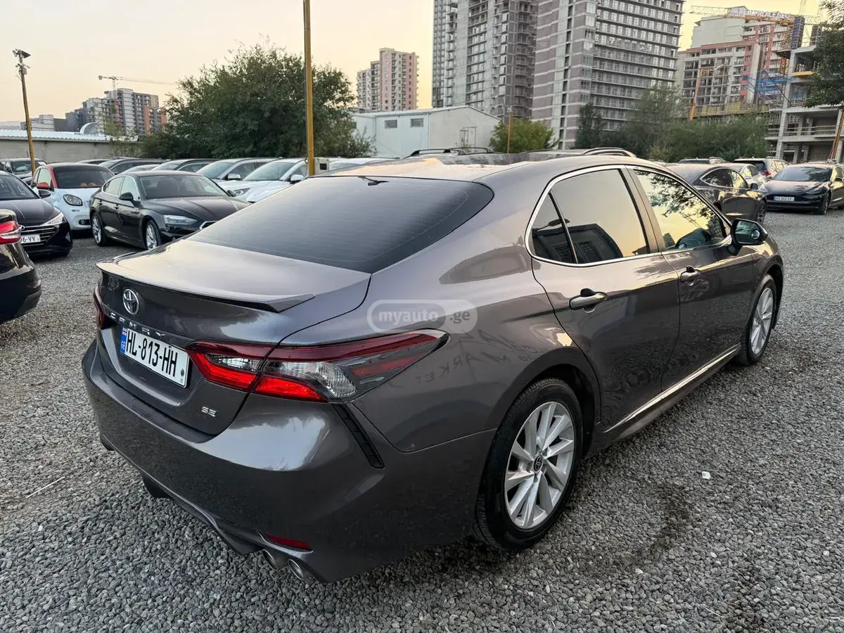 Toyota Camry 