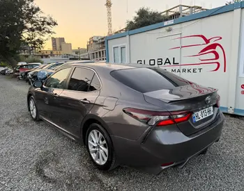Toyota Camry 