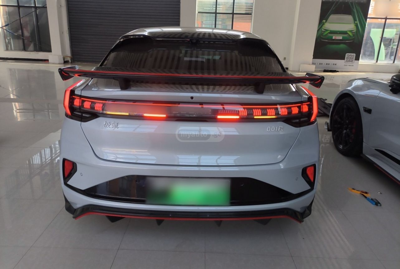 Zeekr 001