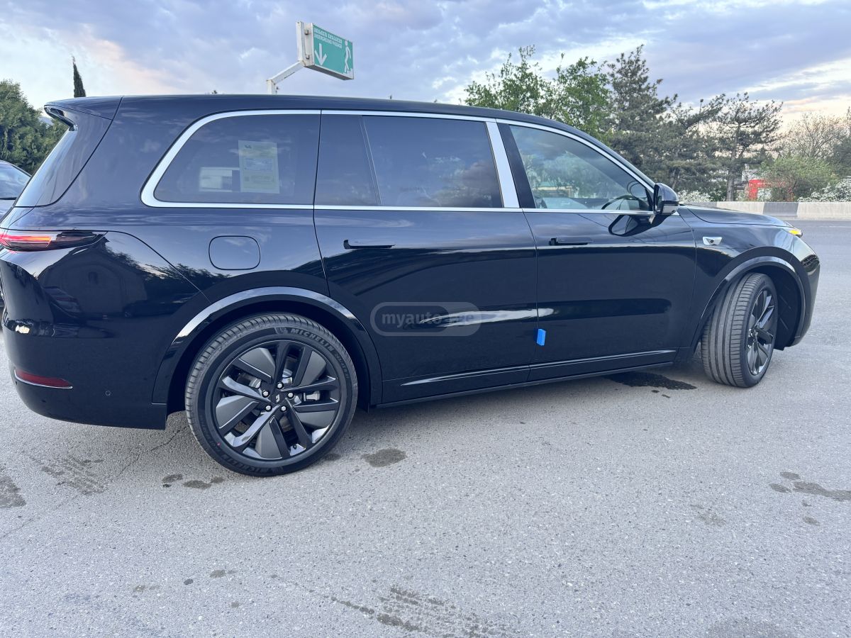 Lixiang I9 