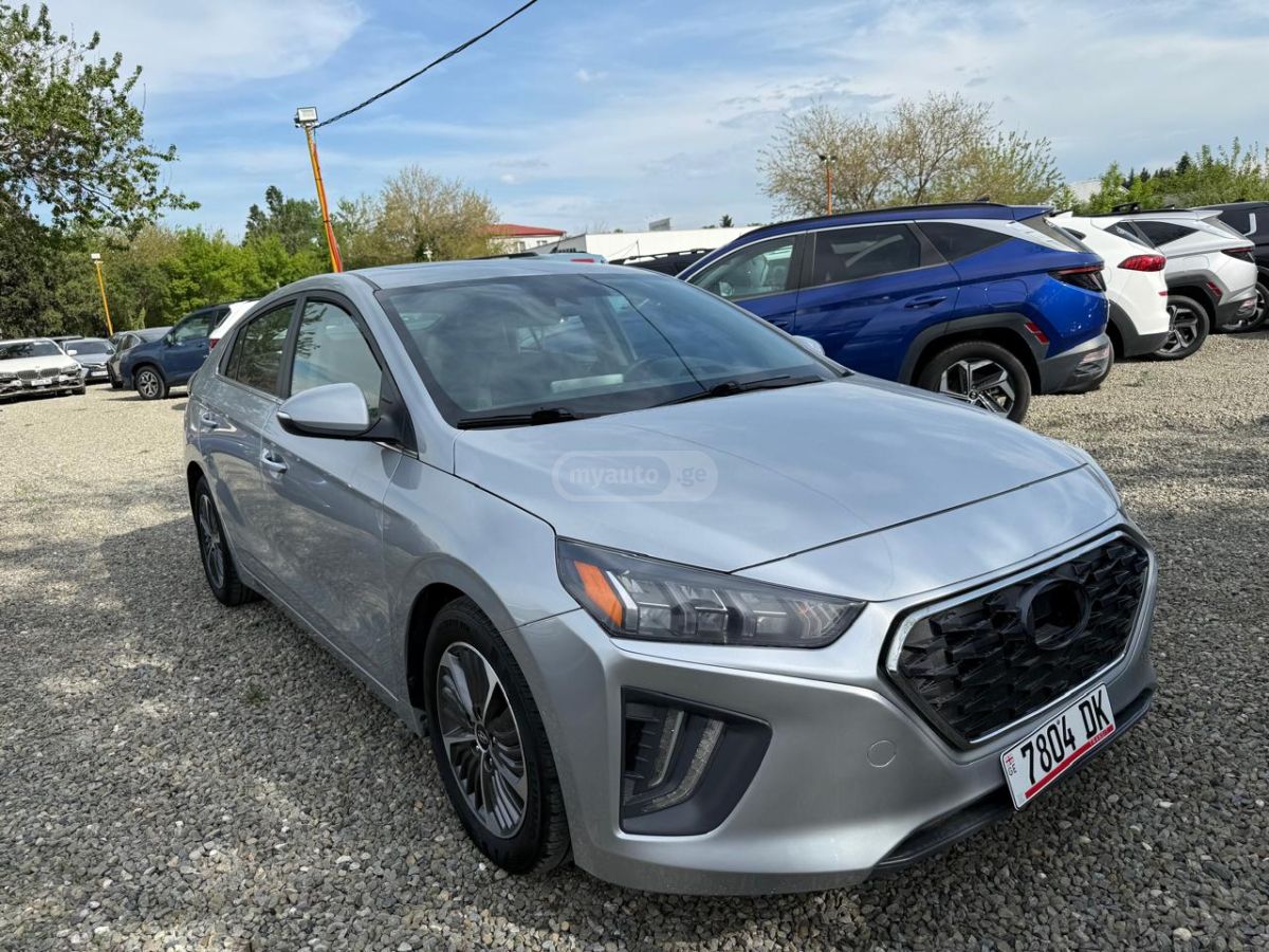 Hyundai Ioniq 