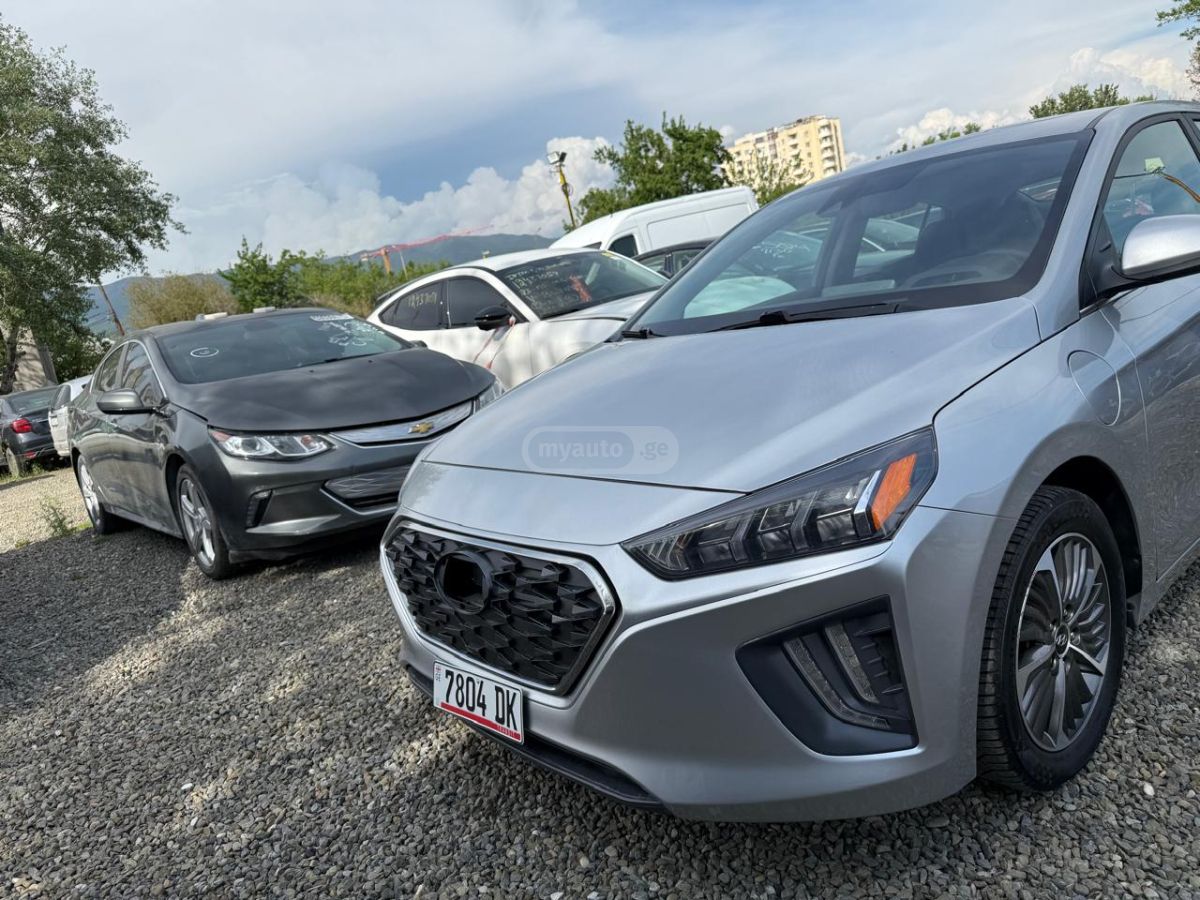 Hyundai Ioniq 