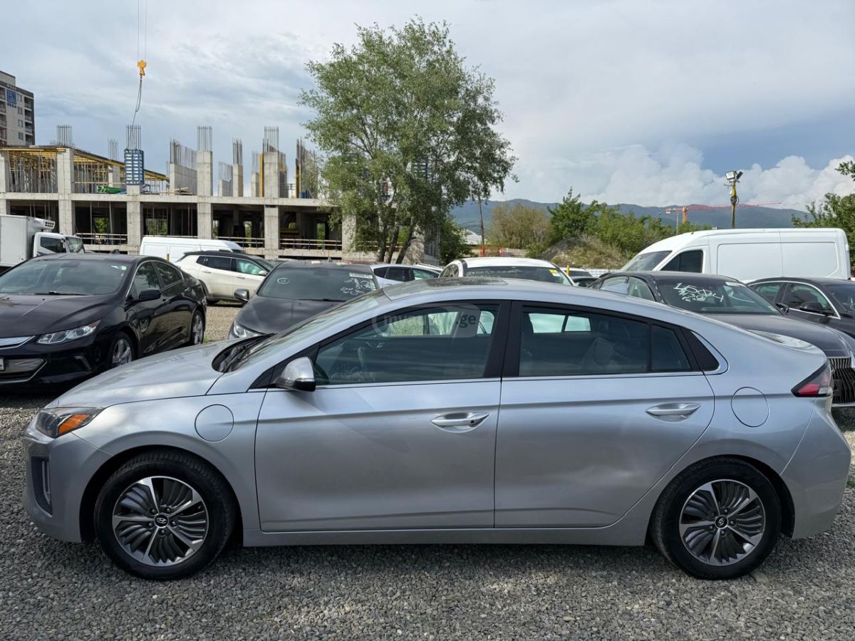 Hyundai Ioniq 