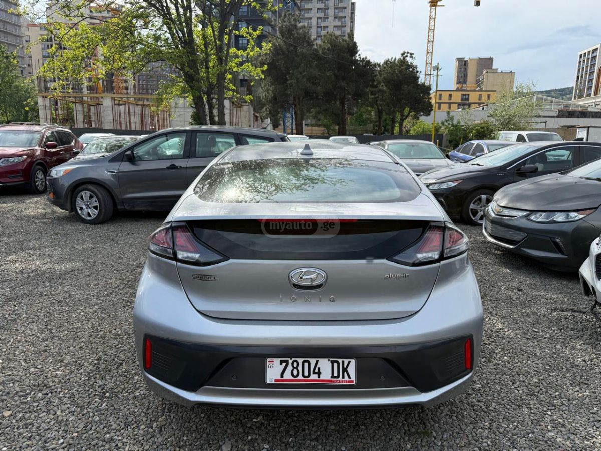 Hyundai Ioniq 