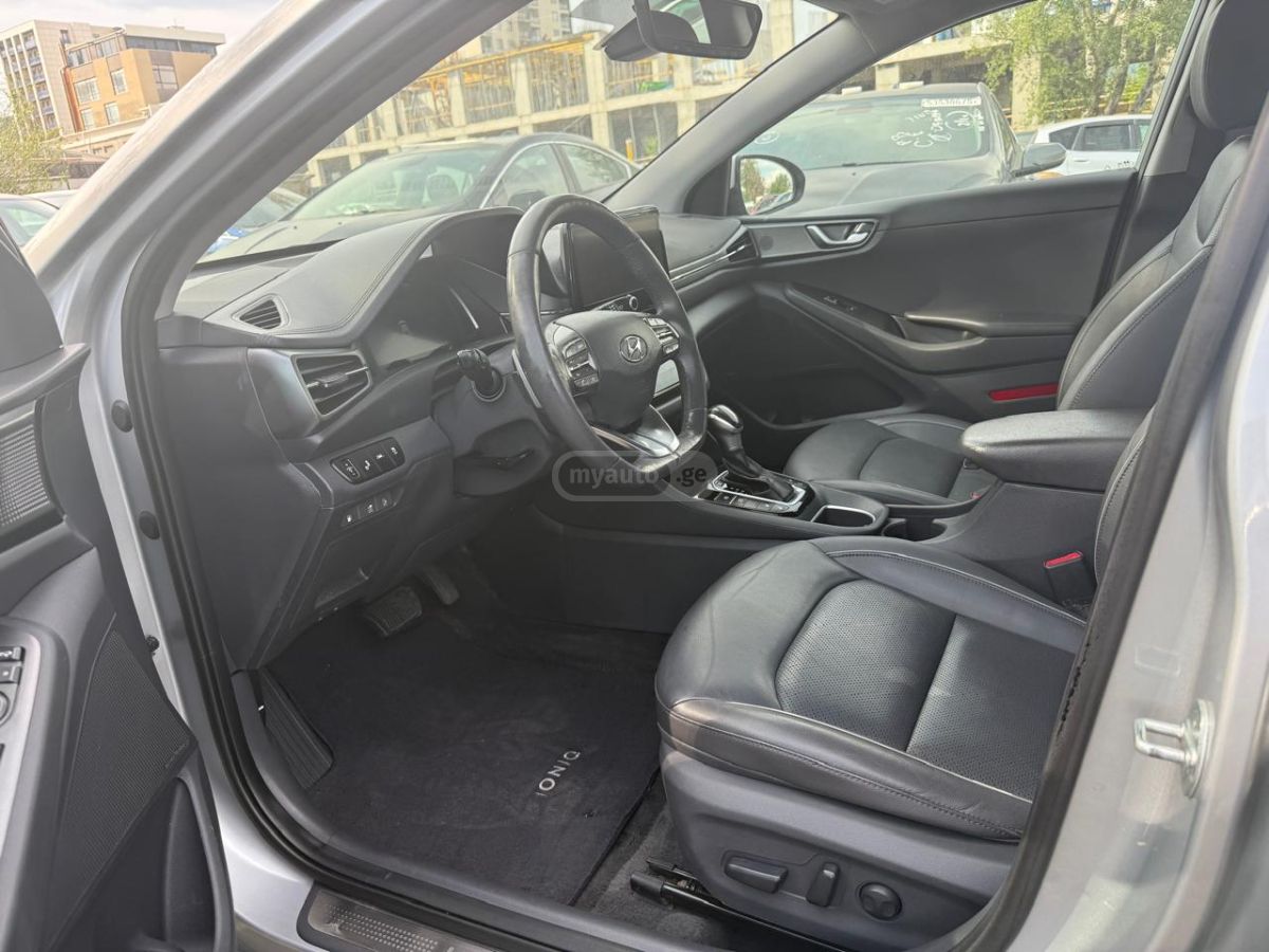 Hyundai Ioniq 