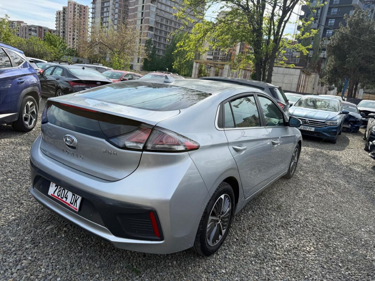 Hyundai Ioniq 