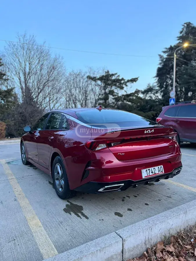 Kia K5 