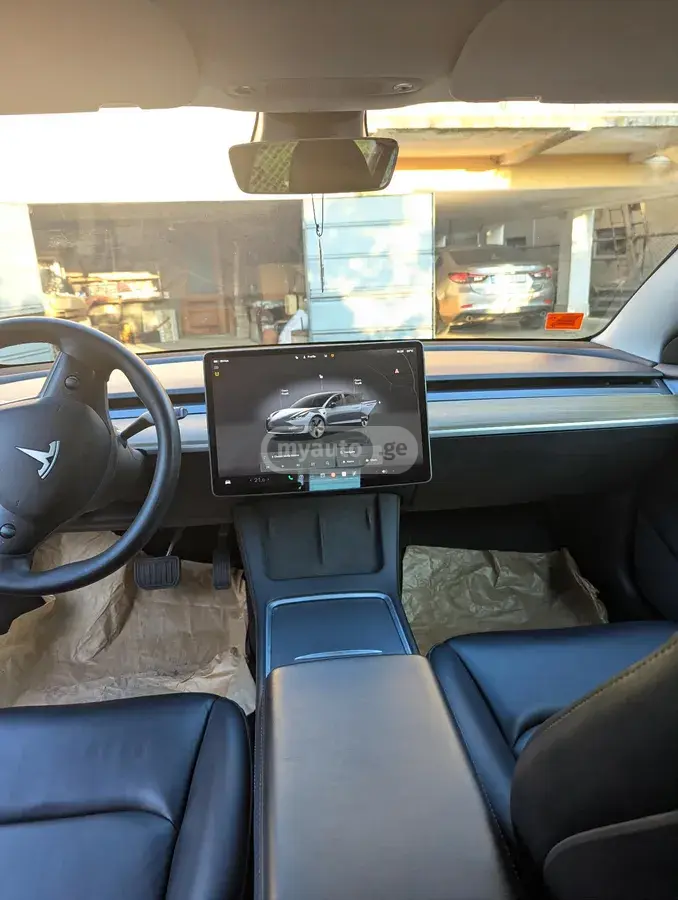 Tesla Model 3, миниатюра 2