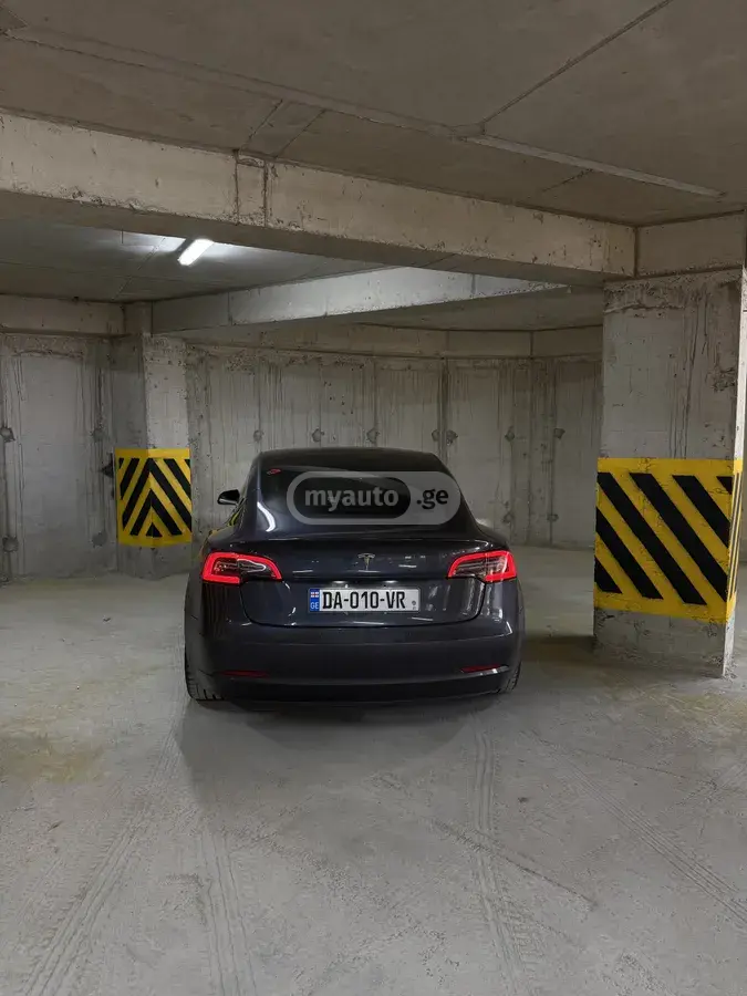 Tesla Model 3, миниатюра 3