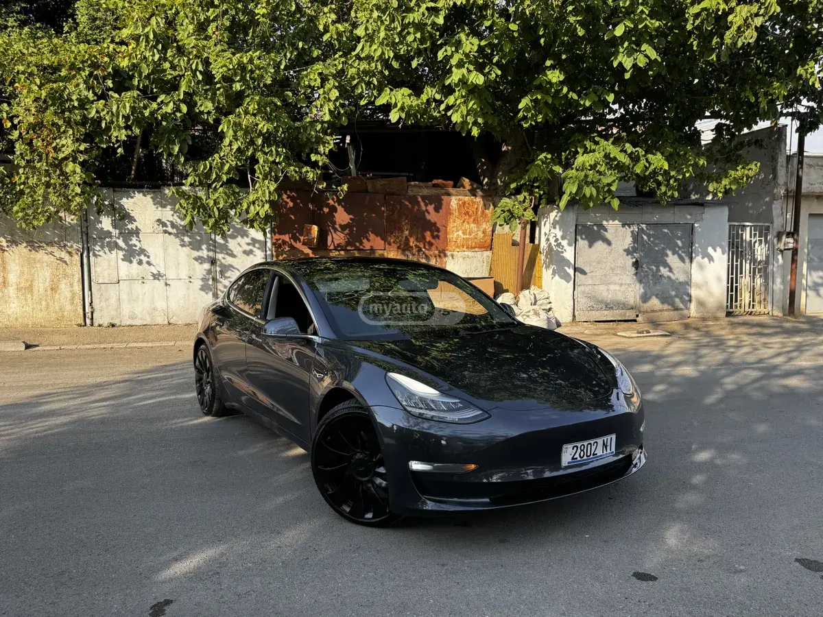 Tesla Model 3, миниатюра 5