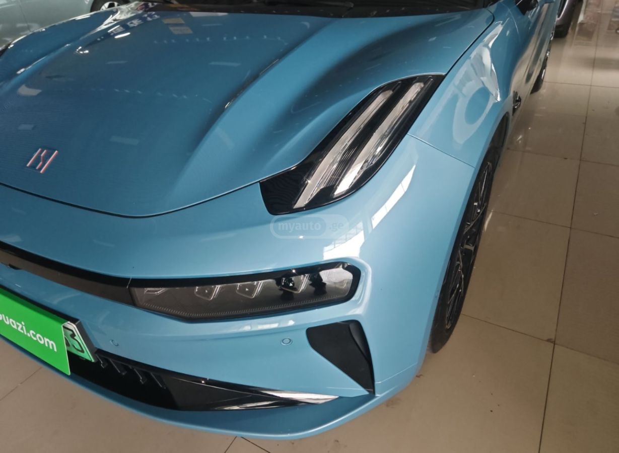 Zeekr 001