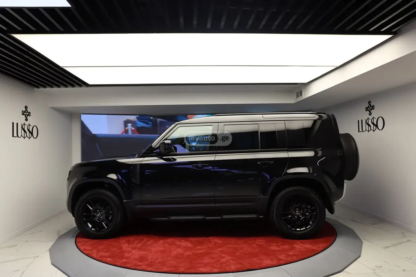 Land Rover Defender 110 