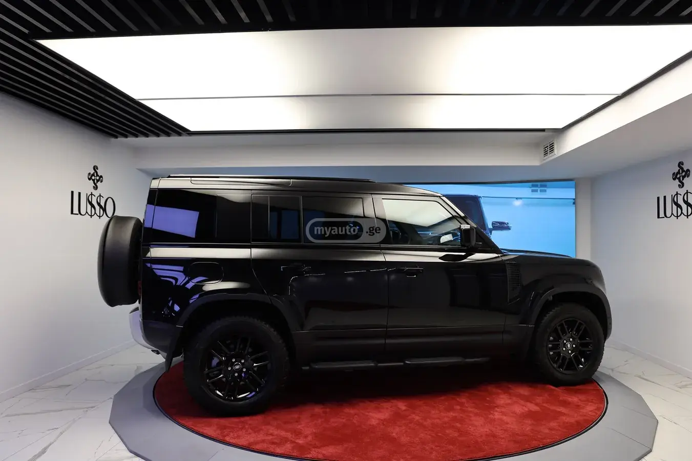 Land Rover Defender 110 